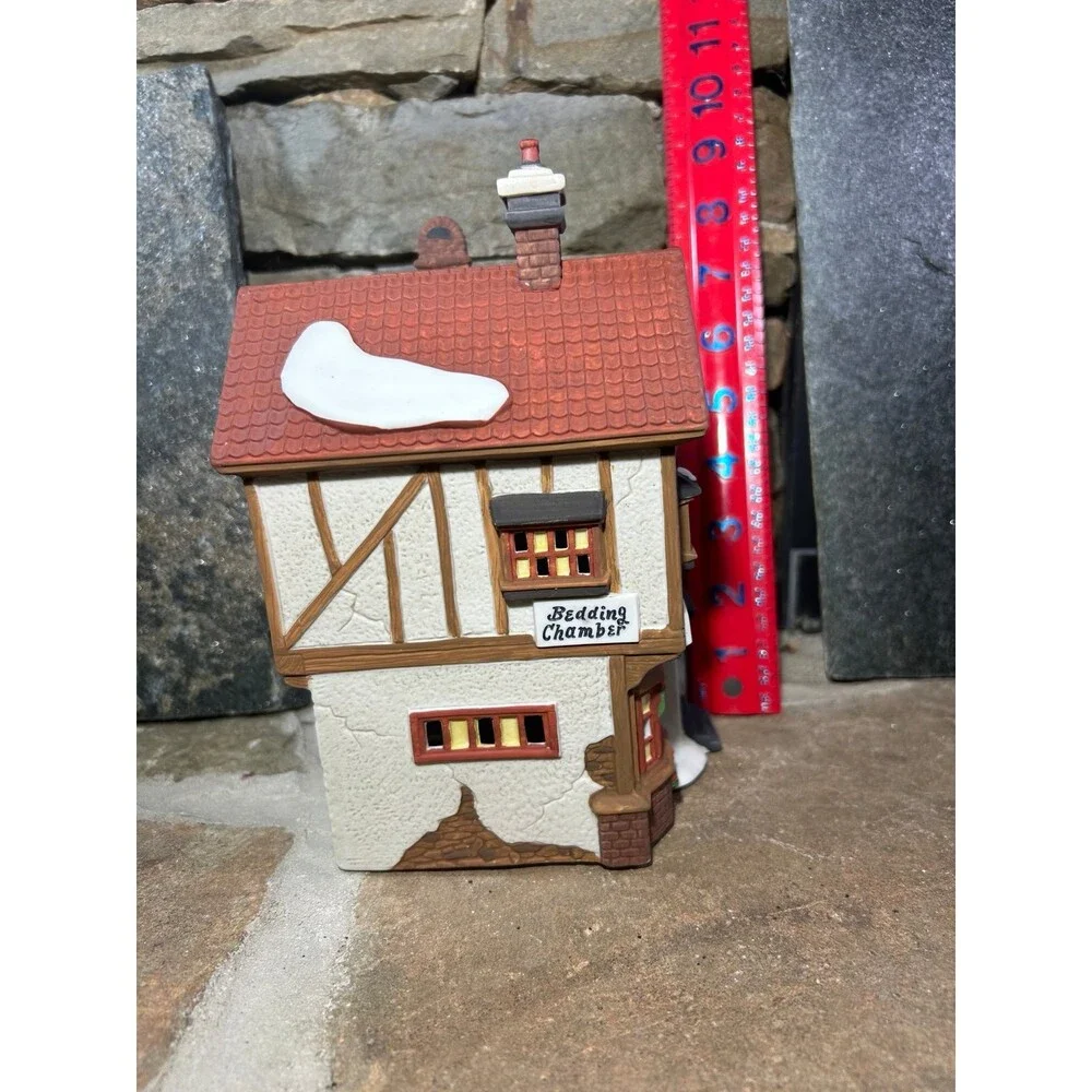 Dept 56 Bumpstead Nye Cloaks & Canes # 5808-4 with box and light